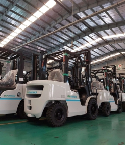 NHÀ PHÂN PHỐI MUA BÁN XE NÂNG TẠI TPHCM